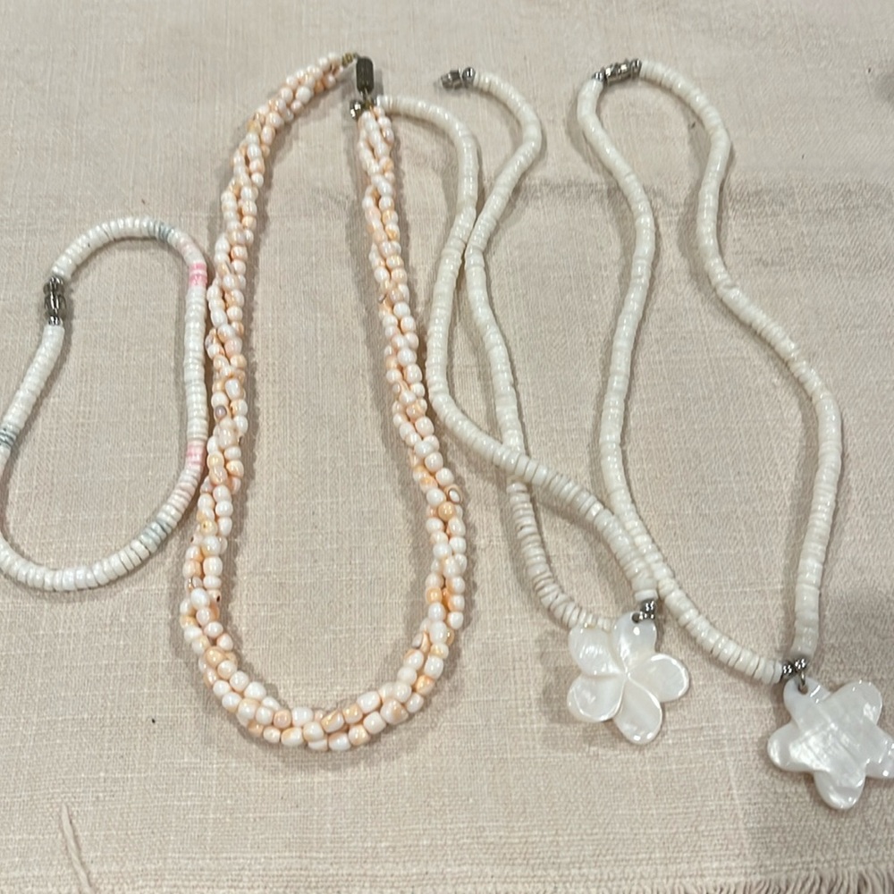 Lot of shell necklaces and anklet